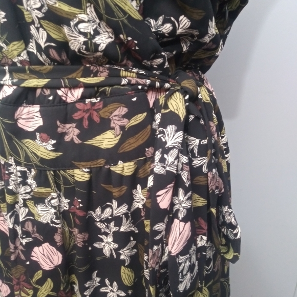 DR2 Black Floral Faux Wrap V-neck Mini Dress Sz 2X - Picture 5 of 12